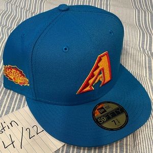Brand new hat from Hat club . Size 7 3/8 brand new never worn